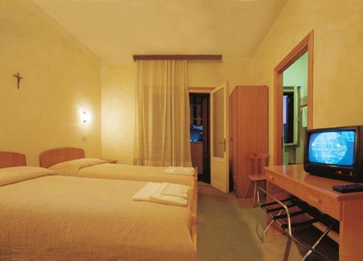 Albergo Ristorante Da Felice Loria Стая снимка